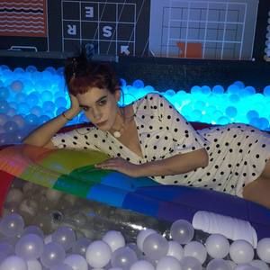 Meet your Posher, Joelle